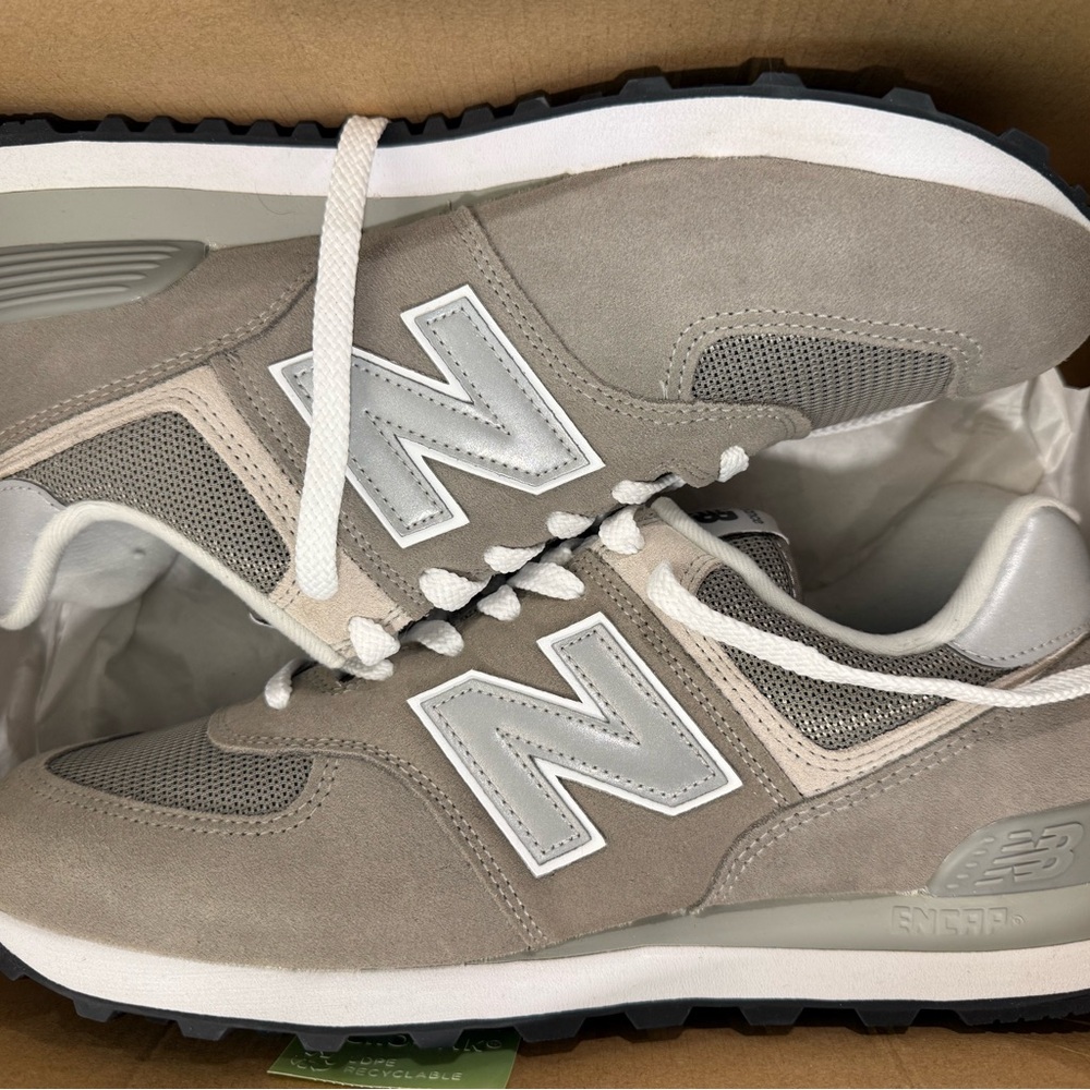 New Balance Men’s 574 Sneakers Size 10.5 NEW